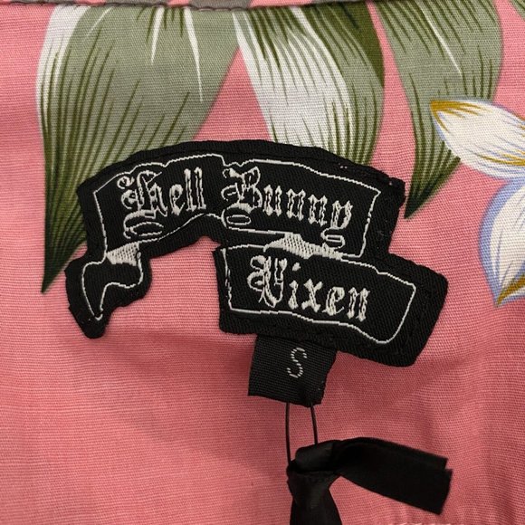 Hell Bunny Vixen Size Small Hawaiian Print Pink Pin Up Peplum Top Blouse New - Picture 9 of 13